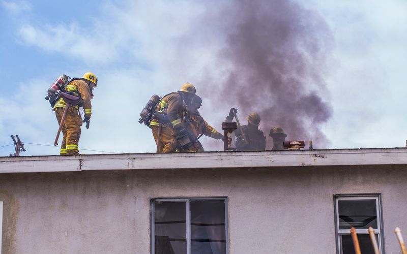 Un incendio domato dai vigili del fuoco